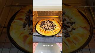 Download Lagu Pizza bolen super nyoklat renyah diluar tapi lumer di dalam🤤 #shorts MP3