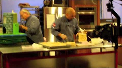 Orlando Serrano The Making Of Shrek Cakes Food Network Challenge