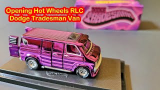 Hot Wheels RLC Exclusive '70s Dodge Tradesman Van | Mattel