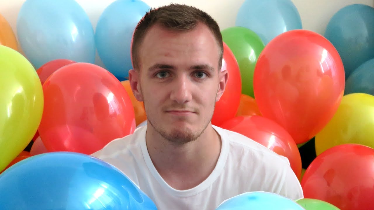 EPIC BALLOON PRANK ON MY BROTHER - FILLING ROOMMATES ROOM WITH BALLOONS ...