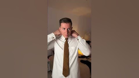 Etihad Cabin Crew Putting Uniform On!