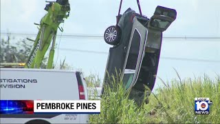 Vehicle pulled from canal in Pembroke Pines