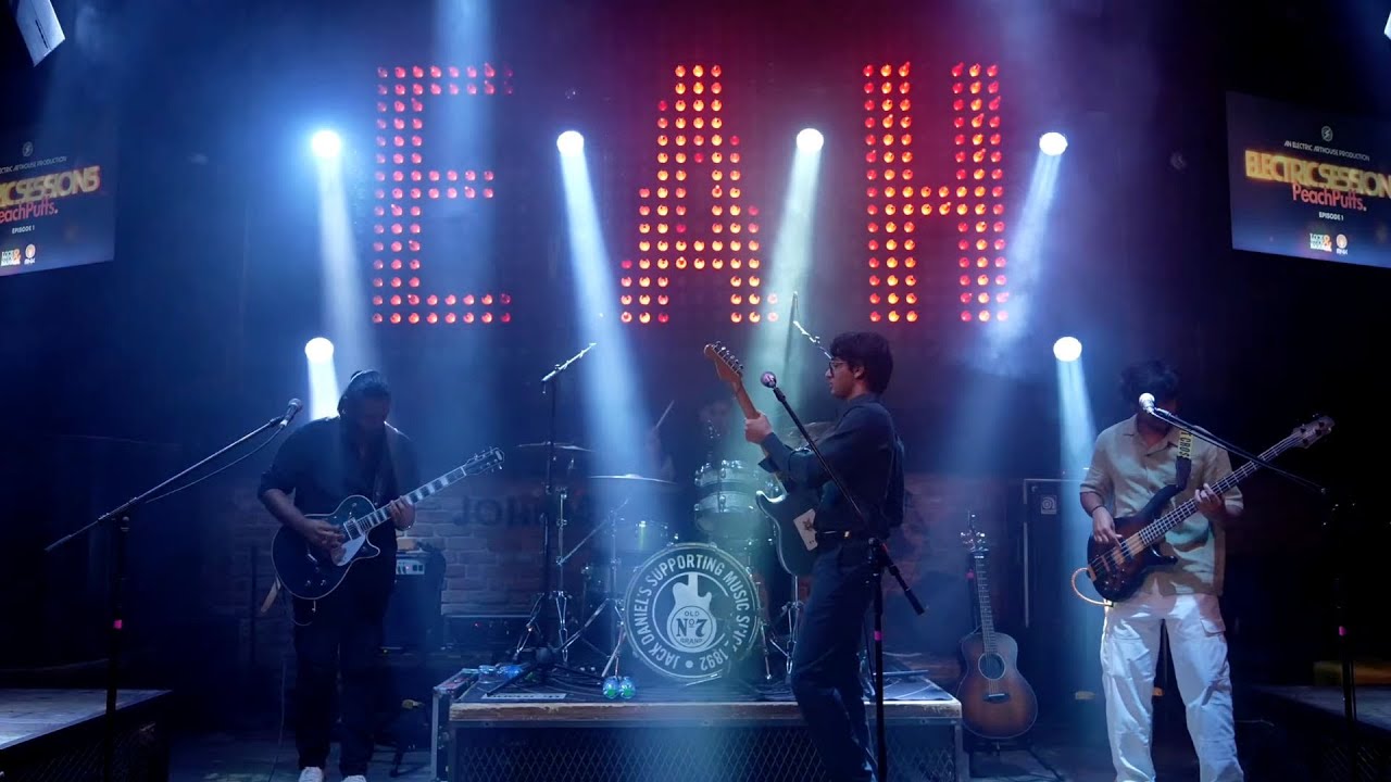 'You Happen To Be Insane' LIVE by PeachPuffs