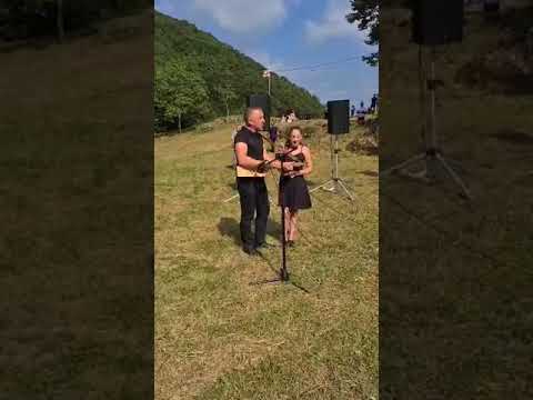 მასწავლებელი და მოსწავლე.