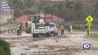 Residents of Vero Beach preparing for impact of Tropical Storm Nicole