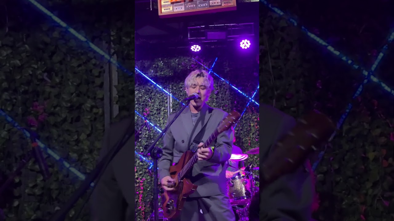 Andy - Last Dinosaurs (Live at Jai Club, São Paulo)