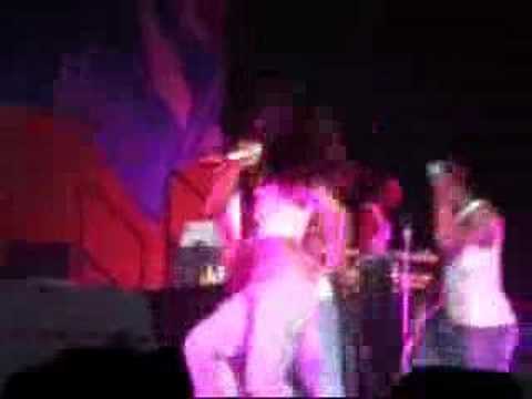Chris Brown "Poppin'" Performance [Savemart Center...