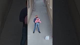 A Split Second from Tragedy: A Stranger’s Instinct Saves a Child