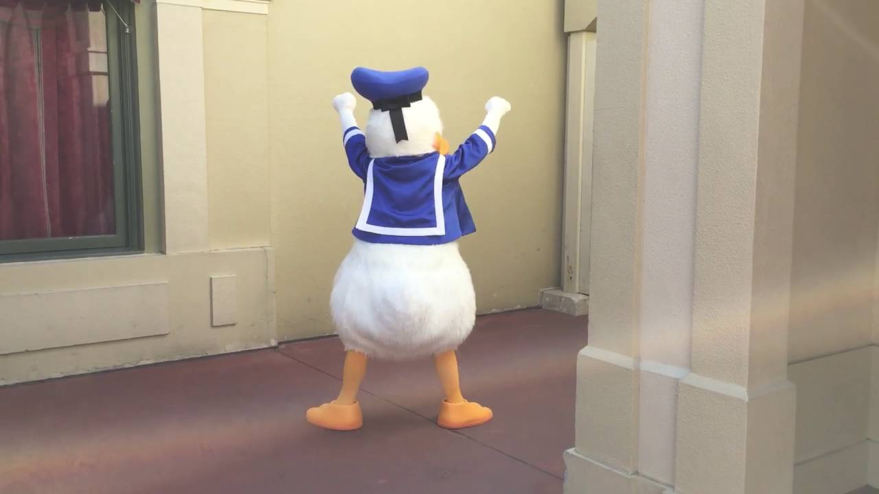 お見送り ドナルドの可愛いおしりフリフリ Donald Duck Shakes His Cute Hip Youtube