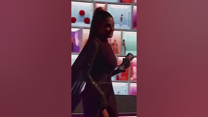 hande ercel sahneden iniyor!