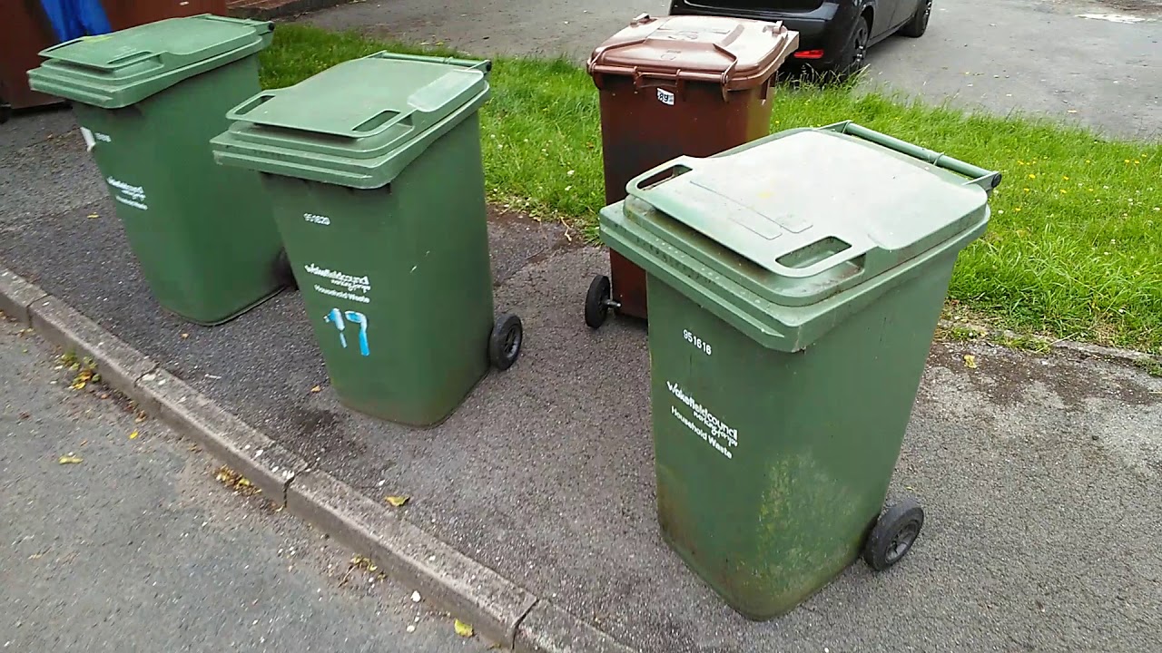 BINNING WAKEFIELD - OSSETT - FIRST GARDEN COLLECTION AFTER LOCKDOWN