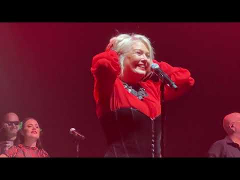 Kim Wilde - Cambodia/Overdrive(European tour 2024 live in Paris)(10/02/2024)