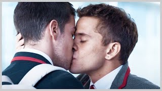 Elite: Season 6 / Kissing Scene — (Manu Rios and Andre Lamoglia)