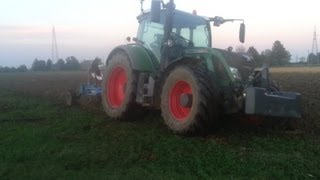 Lavori agricoli 2013 Fendt 724 vario aratura in campo concimato