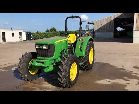 Video: Quanto pesa un John Deere 5055e?