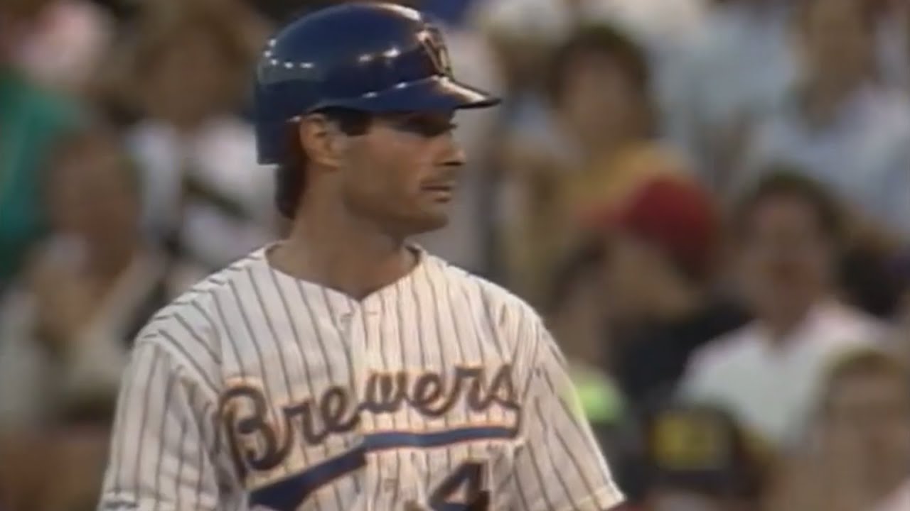 Paul Molitor's 2,000th career hit comes in mint display | July 30, 1991 | Brewers vs. Royals