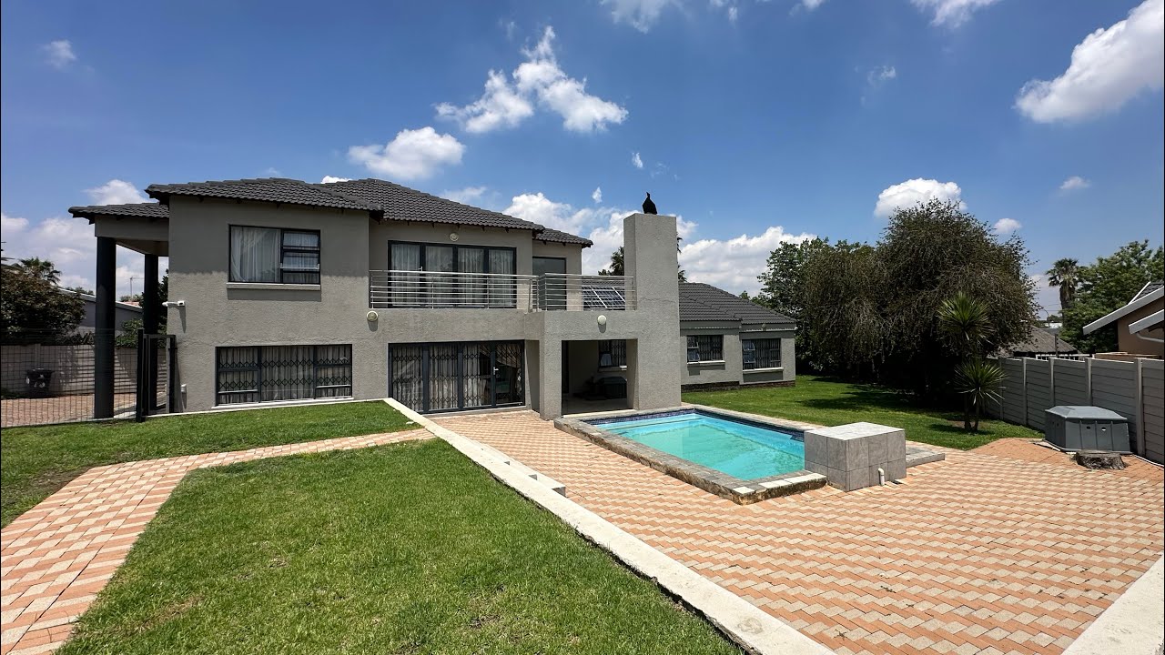 Stunning+Spacious 7 bedroom house | Brackendowns 