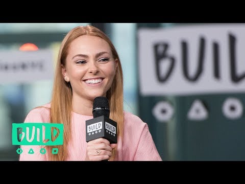 AnnaSophia Robb Shares What She Loved About The Freak Show ...