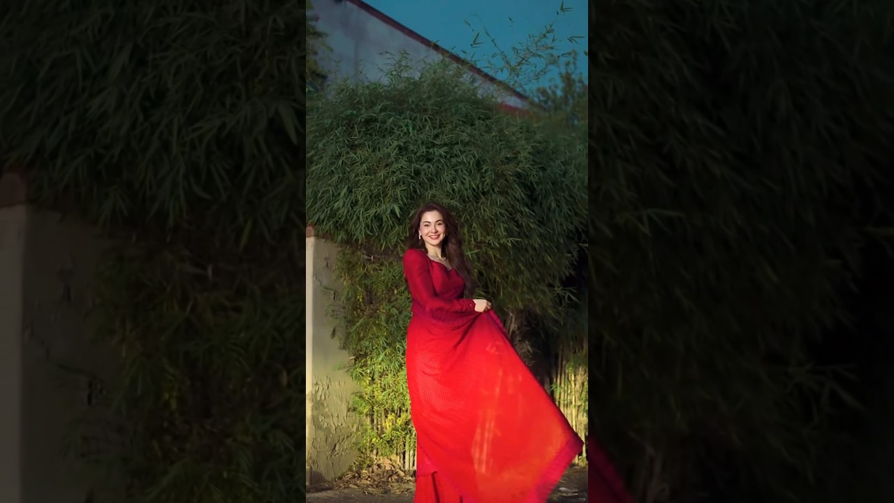 Hania Amir Red chiffon Saree by Faizan Saqlain 