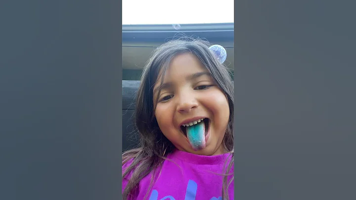 This is my first vid and this is my fam I will do ...
