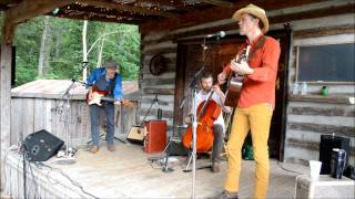 Jonathan Byrd and the Pickup Cowboys at Doodad Farm performing "Working Offshore" chords