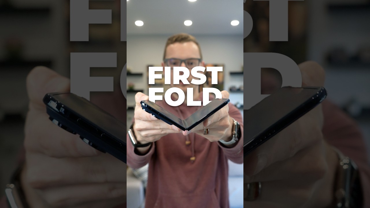 First 5 Times Folding the Duo #iPhoneDuo #Foldable #Apple
