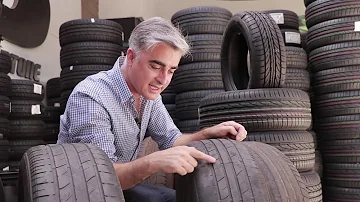 ¿Conducir rápido desgasta los neumáticos?