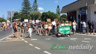 Student protest climate action Byron Bay 30 November 2018