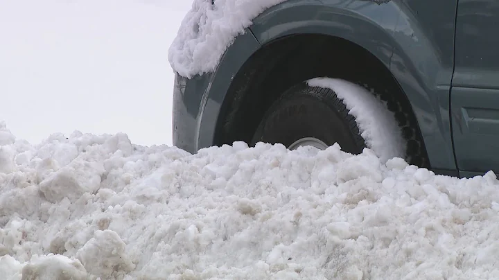 Chicago area digs out after massive weekend snowstorm