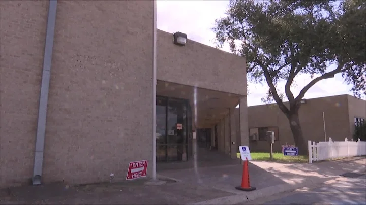 Elsa polling location asks curbside voters to go inside to vote