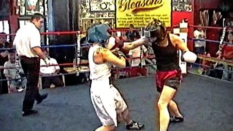 HEATHER HARDY / KRYSTAL RUIZ : FEMALE BOXING 2010 : 4 rounds