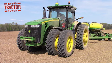 Kolik HP má traktor John Deere 8370r z roku 2016?