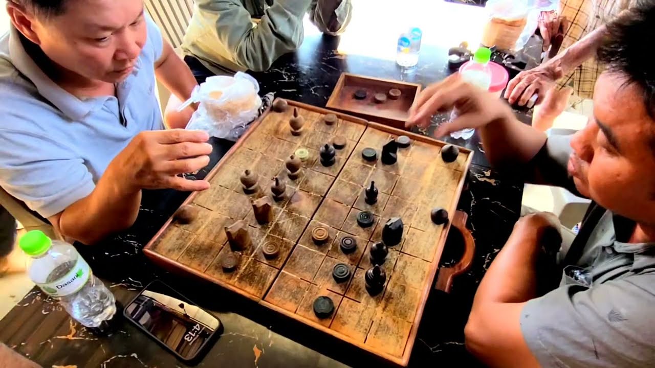 [កូនសិស្សជួបគ្រូ] //លោកគ្រូសារ៉ុម គ្រាប់ខ្មៅ ជួបជាមួយ បងច្រាយ(ក្រុងសួង) គ្រាប់ស #oukchaktrang #chess