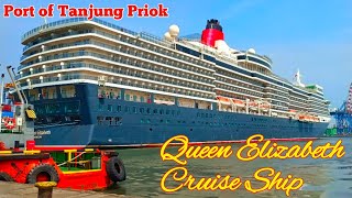 KAPAL RAKSASA MEWAH SANDAR DI PELABUHAN TANJUNG PRIOK - 