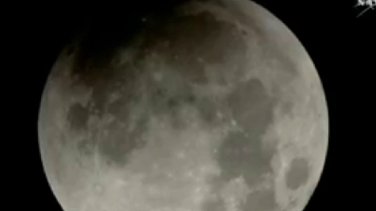 Rare 'super blue blood moon' dazzles sky gazers
.