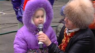 01.01.2014 Пока у родителей болит голова, дети танцуют макарену(Пока родители отдыхали после новогоднего гулянья, их дети на главной площади Мелитополя танцевали «макаре..., 2014-01-02T08:38:10.000Z)