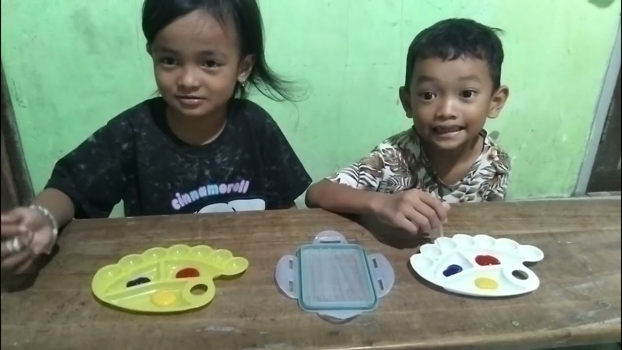 Eksperimen Pencampuran Warna Dasar ( merah, kuning, hijau ) dengan Media Pasta Untuk Anak Usia PAUD