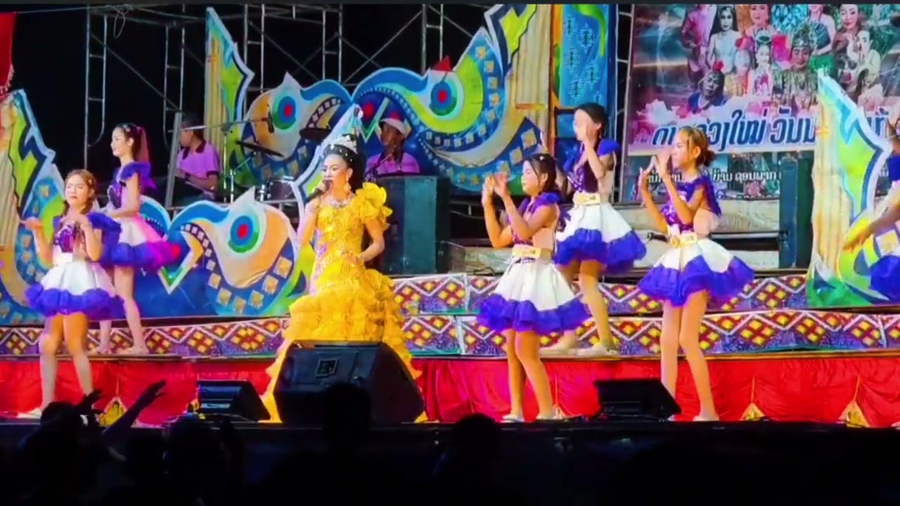 หมอลำ คณะดาวดวงใหม่ นางเอกสาวอรดี