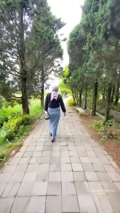 GAGAL FOKUS LIHAT CEWEK HIJAB SEKSI DENGAN ROK JEANS PANJANG #shorts#viral#trending#tiktok#fyp#love