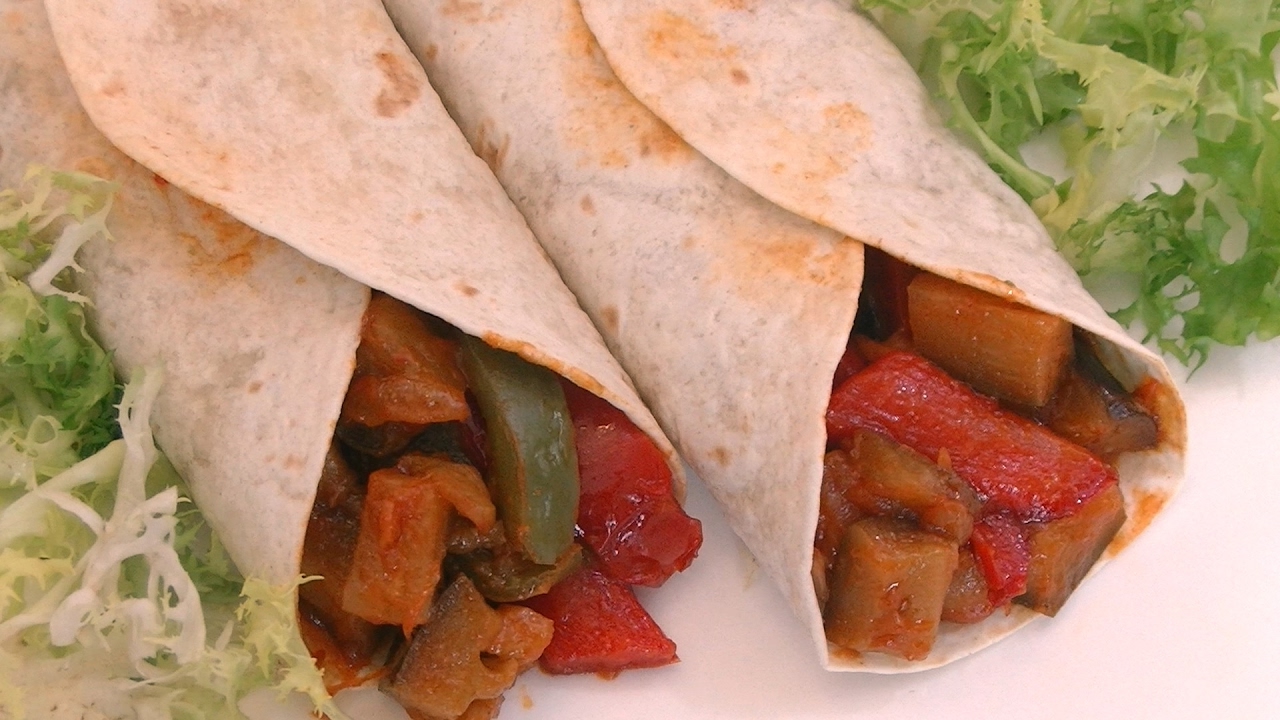 ⭐ Cómo hacer burritos mexicanos veganos | Receta muy fácil ⭐ - YouTube