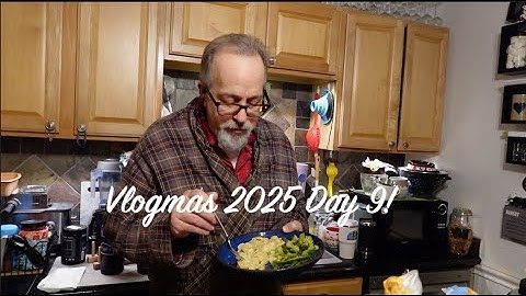 Vlogmas 2025 Day 9!