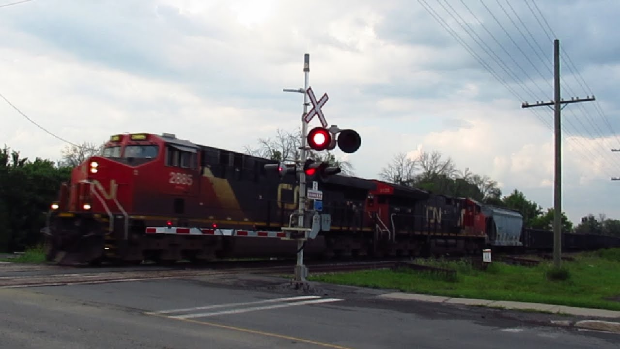 7 7 21 CN TRAIN ZOOMS THROUGH LANCASTER ONTARIO CANADA YouTube