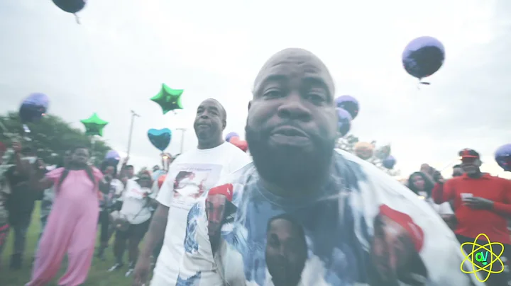 H.O.U.N.D. - T SHIRT with his picture (feat. Steve...