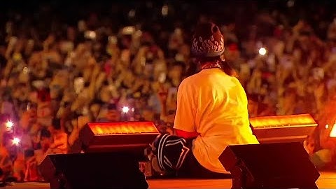 Billie Eilish | Therefore I Am (Live Performance) Chile 2023
