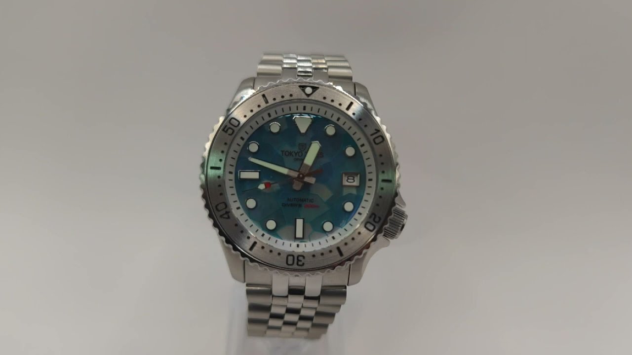 爽やかで美しい腕元、アイスブルーダイバーズウォッチ【日本製ムーブ