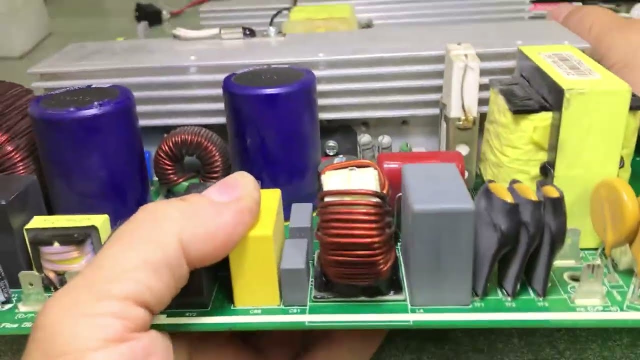 Axioma ISPWM3000 (Must PV18-2K-3K-HM, ABAX OBV-3000), проблеми зарядки.