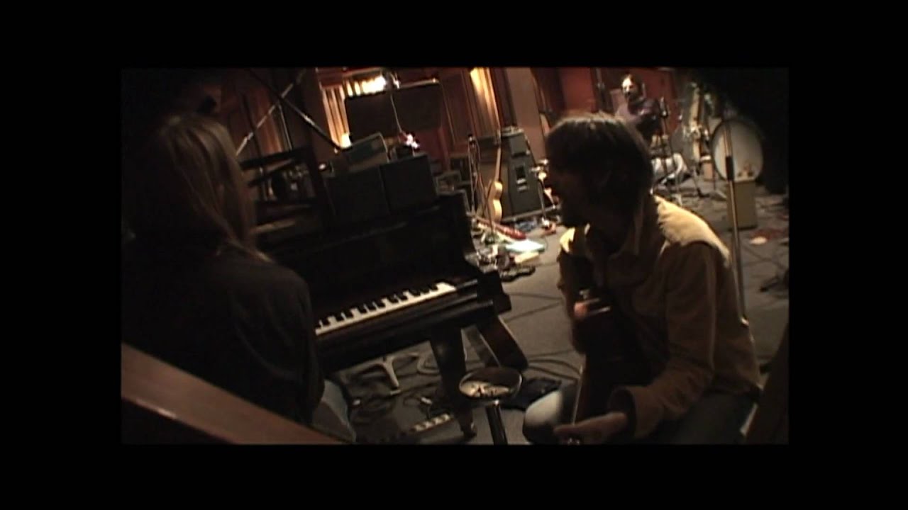 Chris Robinson - Silver Car [New Earth Mud Documentary]