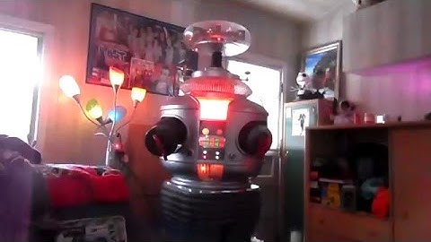 Replicating the Lost in Space robot