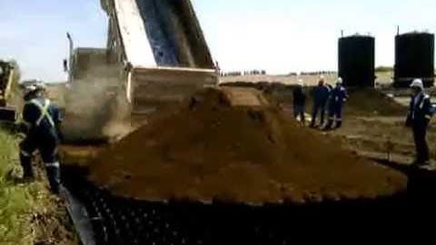 Infilling the GEOWEB geocells: Devon