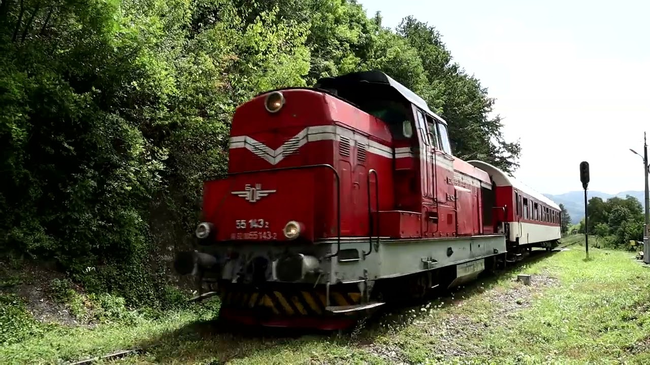 КПВ 24224 Троян-Левски минава прелеза 